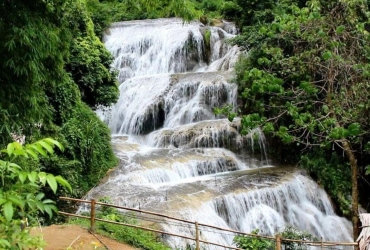 Hanói – Reserva Natural Ngoc Son Ngo Luong – Pueblo Chiang – Pueblo Mu – Pueblo Sat (D, A)