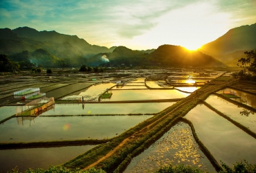 Hanoi - Hoa Binh - Mai Chau (A, C)