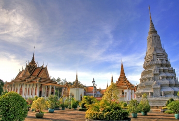 Phnom Penh – Vuelo a Siem Reap (D)