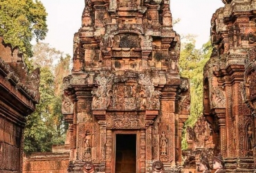 Siem Reap – Banteay Srey – Siem Reap (D, A) (Distancia en bicicleta: 60 km)