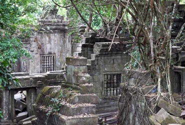 Siem Reap – Rolous – Beng Mealea – Pasaremos la noche en el campamento (D, A, C) (Distancia de ciclismo: 60 km)