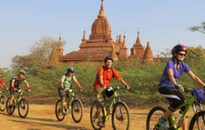 Descubriendo la hermosura de Mandalay en bicicleta