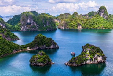 Hanói - Crucero por la bahía de Halong (D, A, C)